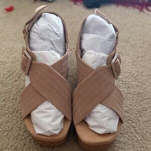 Clarks Women's Nerisa West Cork Wedge Sandal